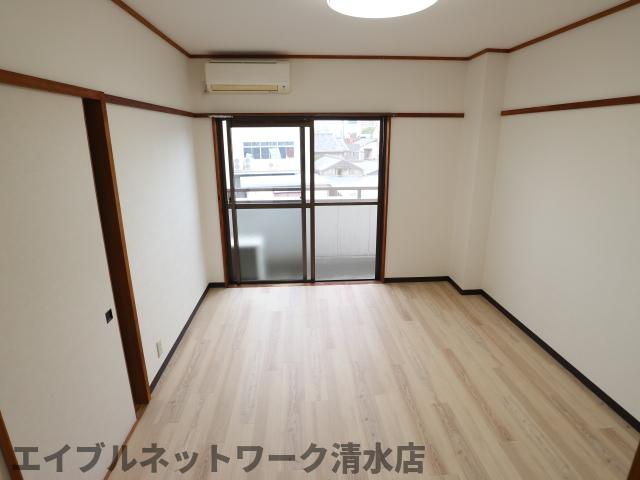 居室・リビング　同物件同タイプ