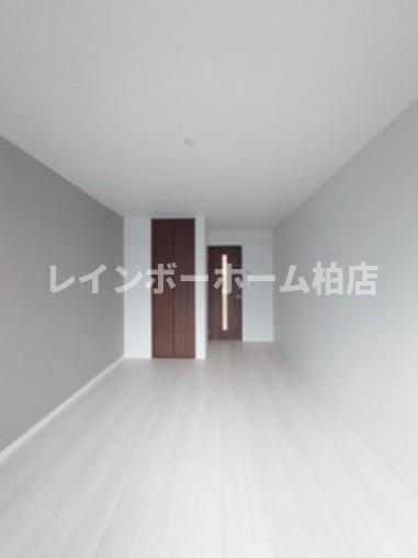 居室・リビング　こちらのリビングで趣味の時間をお楽しみください