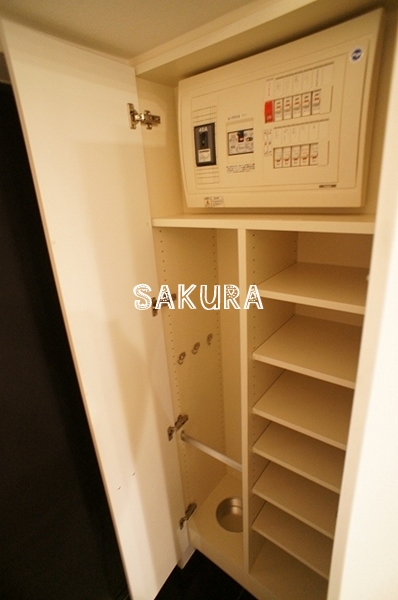 玄関　収納豊富なシューズボックスです♪