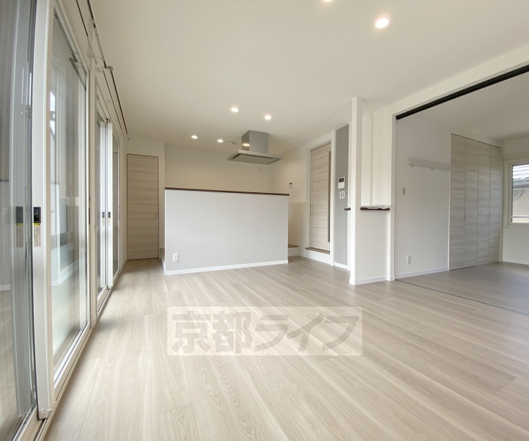 居室・リビング　２０２６年フルリノベーションされた最上階・角部屋です。...