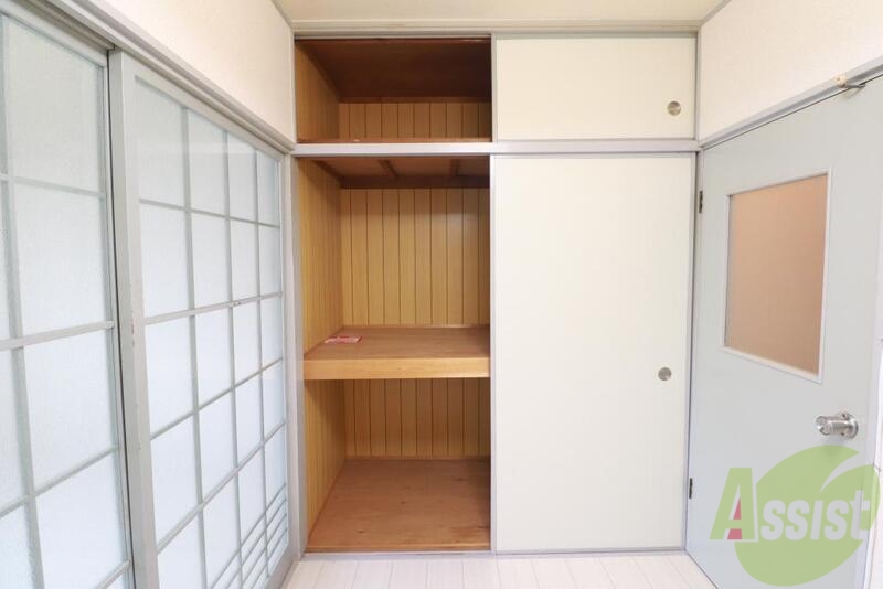 収納　収納たっぷりのお部屋、荷物が多くても安心ですね