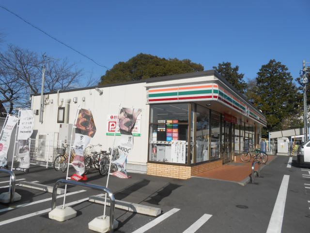 コンビニ　セブンイレブン（コンビニ）まで560m