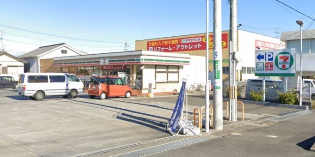 コンビニ　セブンイレブン（コンビニ）まで500m
