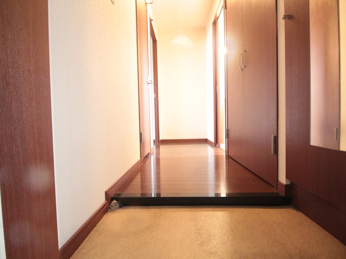 玄関　別号室のお写真になります。