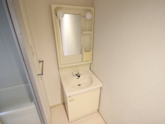 洗面設備　※別部屋の写真です