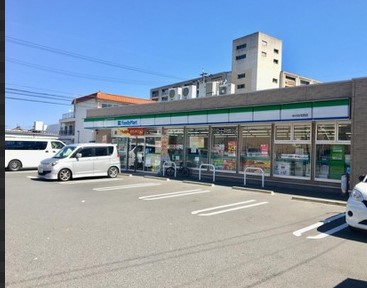 コンビニ　ファミリーマート 中川住宅西店（コンビニ）まで493m