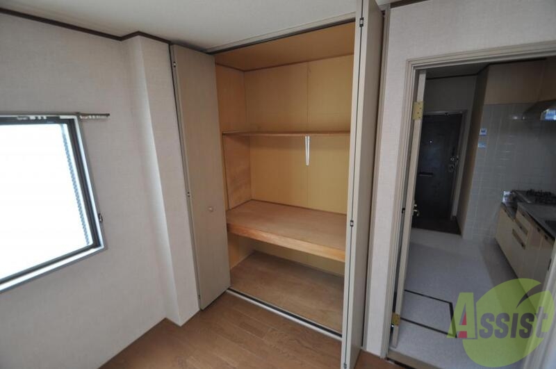 収納　押入れには来客用のお布団も収納できます、ドラエモンも収納ＯＫ