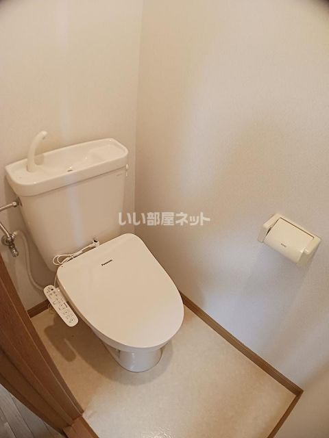 山都フラッツAのトイレ写真