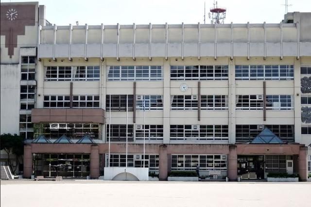 小学校　福岡市立春吉小学校（小学校）まで795m