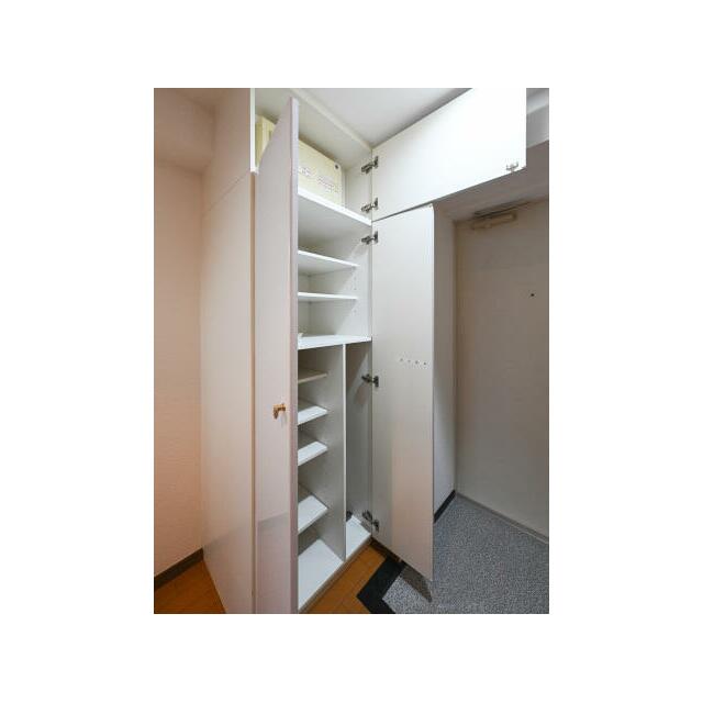 玄関　※同仕様写真含む
