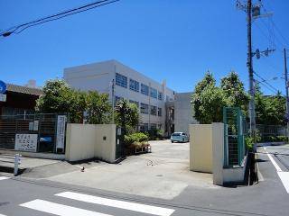 中学校　尼崎市立大庄北中学校（中学校）まで618m