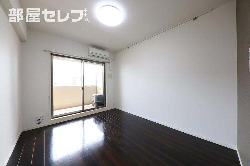 居室・リビング　※９０２号室写真
