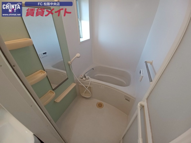 バス・シャワールーム　同物件別室反転写真
