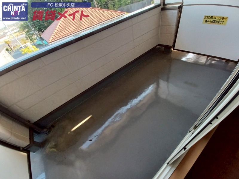 バルコニー　同物件別室反転写真