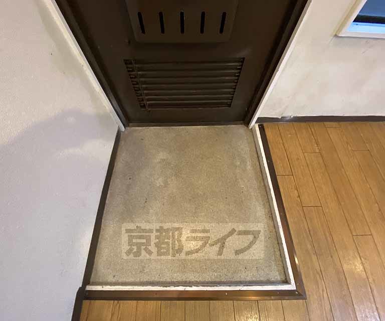 玄関　大きな段差がありません