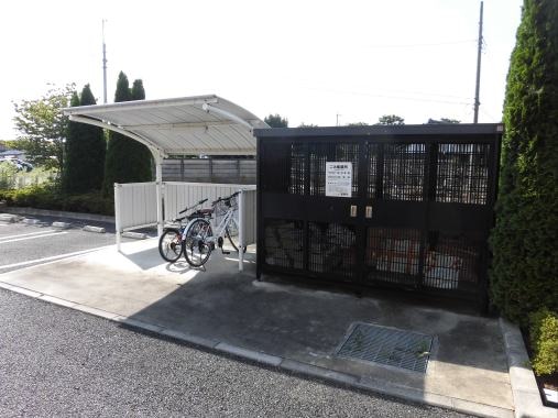 その他共有部分　屋根付き駐輪場付き♪