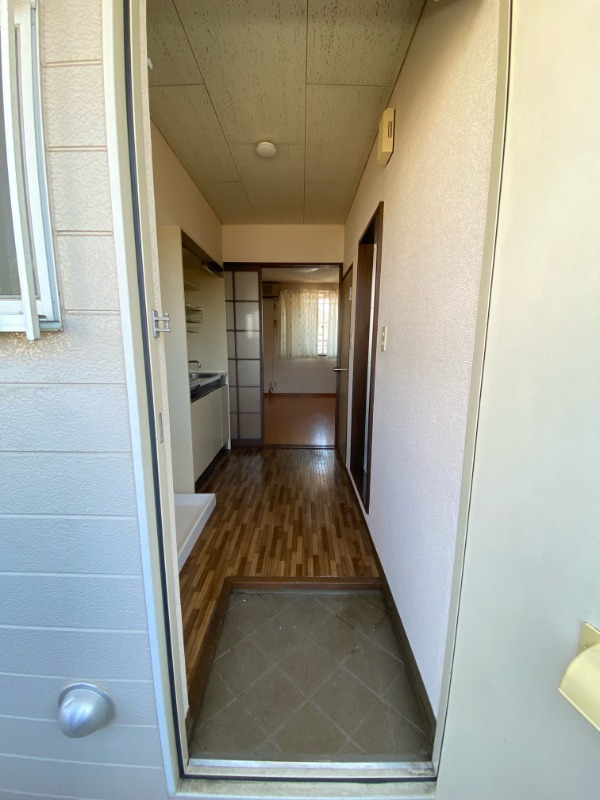 玄関　※他部屋参考写真