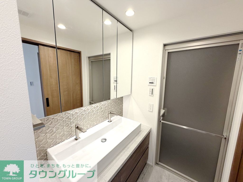 洗面設備　お部屋探しは株式会社　タウンハウジング　までお気軽にお問合…