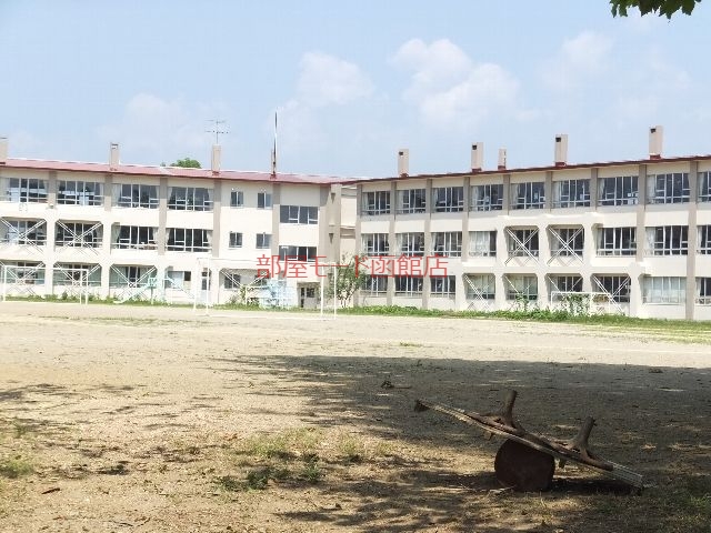 小学校　函館市立深堀小学校（小学校）まで1027m