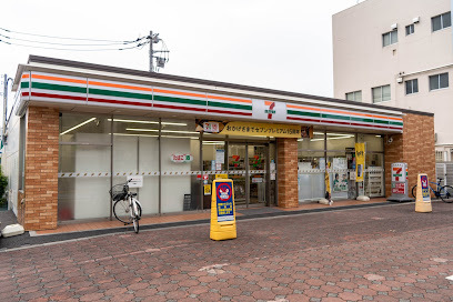 コンビニ　セブン-イレブン 大田区下丸子３丁目店（コンビニ）まで126m
