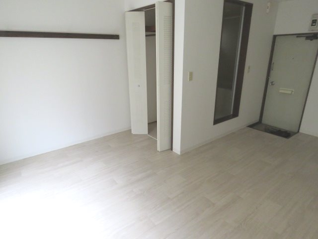 玄関　同じ間取の他のお部屋のお写真です