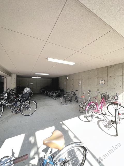 その他共有部分　屋根付きの駐輪場で大切な自転車を守ります♪