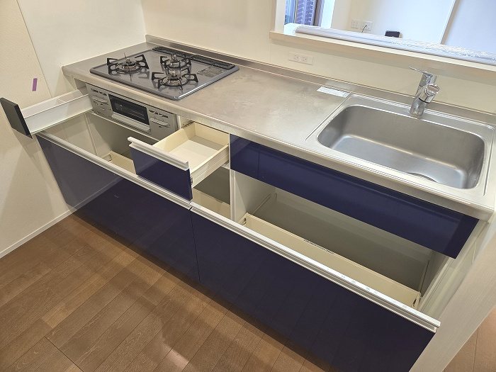 キッチン　同物件別部屋参考写真です