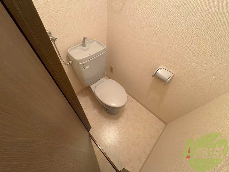 トイレ　こちらはトイレです。清潔感があり、安心して使用できます。