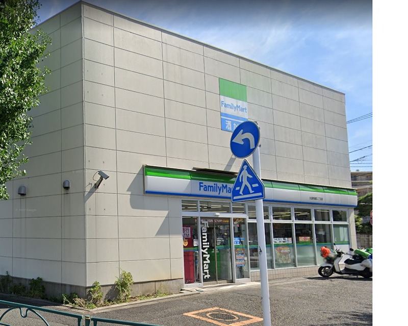 コンビニ　ファミリーマート大田新蒲田二丁目店（コンビニ）まで654m
