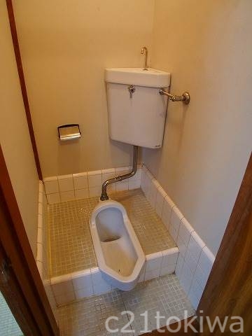 トイレ　同建物別部屋写真