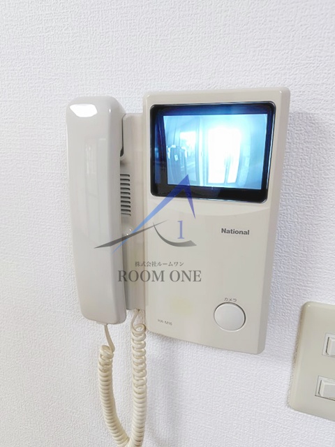 セキュリティ　モニター付きインターホンです。
