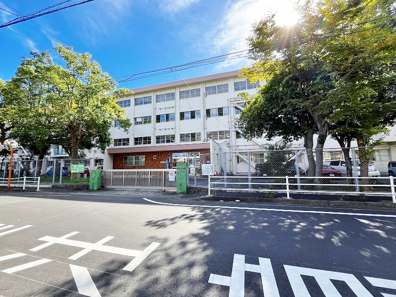 小学校　☆北九州市立足立小学校（小学校）まで570m