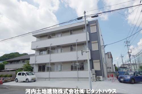 建物外観　プルシャンブルー