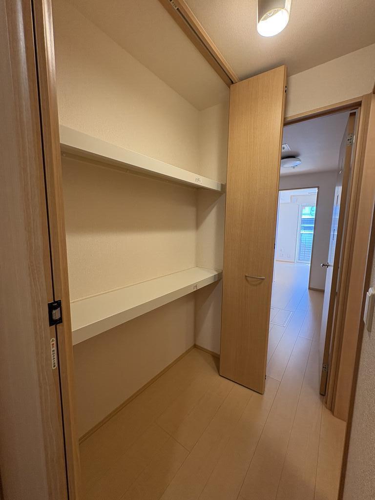 収納　廊下にも収納が!助かります