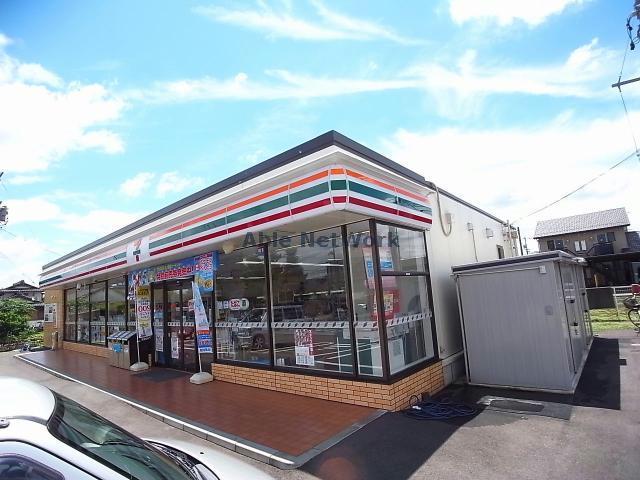 コンビニ　セブンイレブン各務原那加不動丘店（コンビニ）まで724m