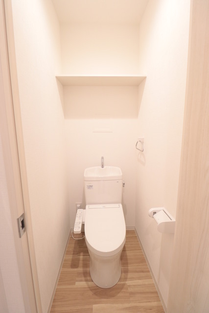 トイレ　別部屋参考写真。現状優先。