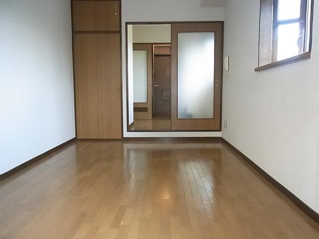 居室・リビング　★横窓はつきません★