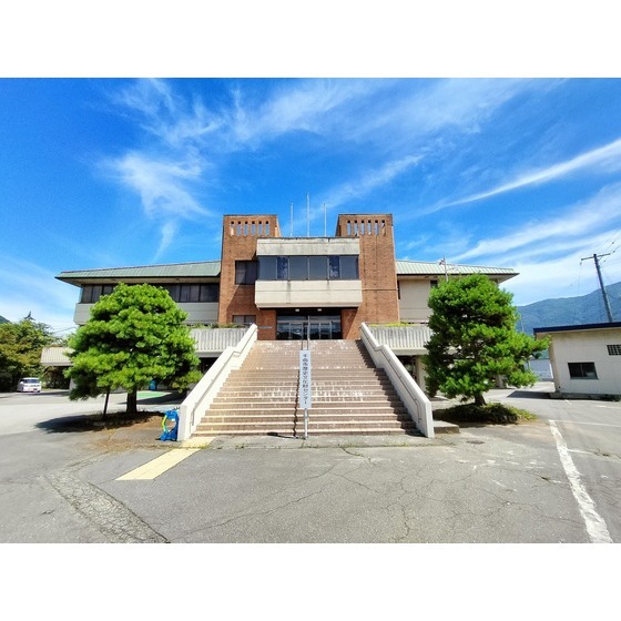 役所　千曲市上山田戸倉出張所（役所）まで2380m