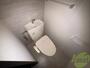 トイレ　こちらはトイレです。清潔感があり、安心して使用できます。