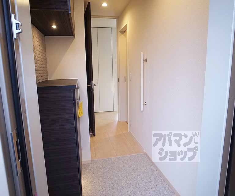 その他部屋・スペース　明るい廊下です