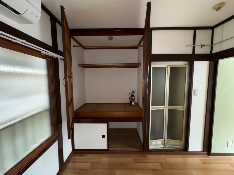 収納　寝室の押入です。部屋がすっきり片付きます。