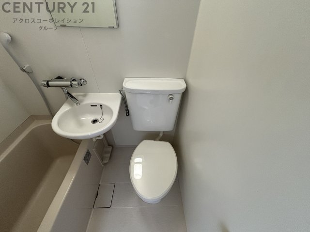 トイレ　浴室内にトイレがあります☆