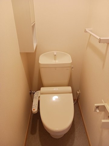トイレ　落ち着いたトイレです
