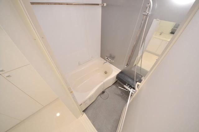 バス・シャワールーム　※別部屋の参考写真です。
