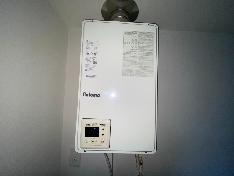 その他設備　給湯器です。操作しやすいパネルになってます。