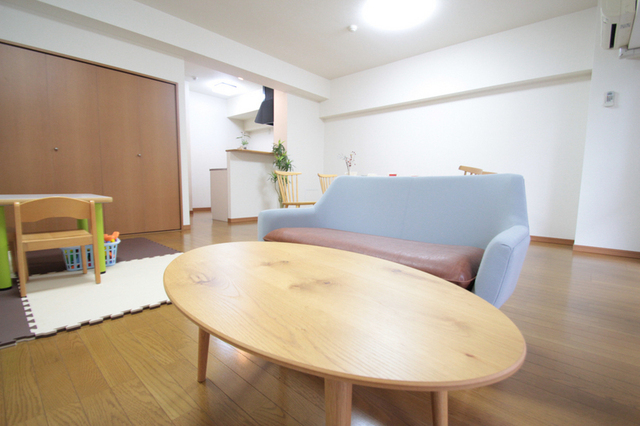 居室・リビング　※同建物内別室のお写真です。