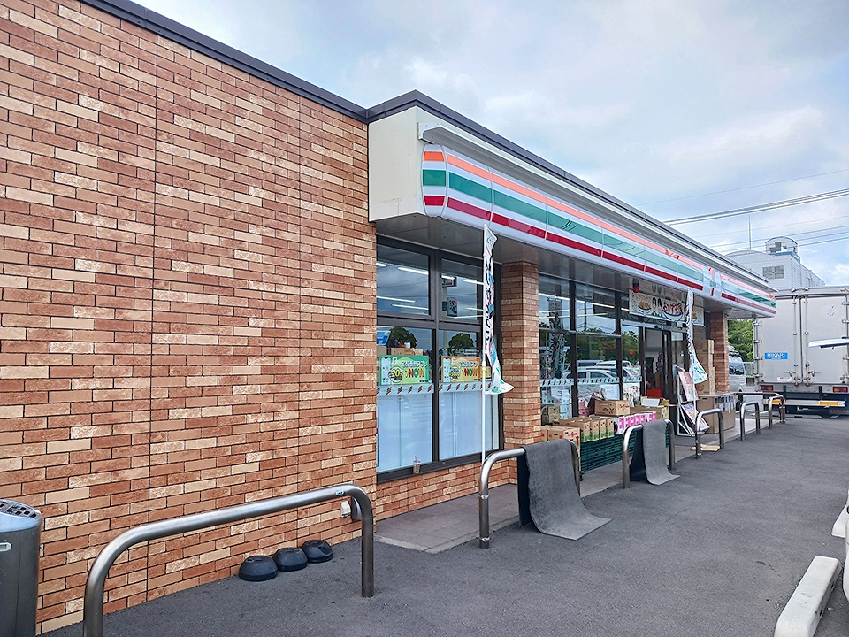 コンビニ　セブンイレブン高林バイパス店（コンビニ）まで621m