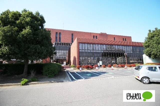 図書館　伊勢崎市図書館（図書館）まで1243m