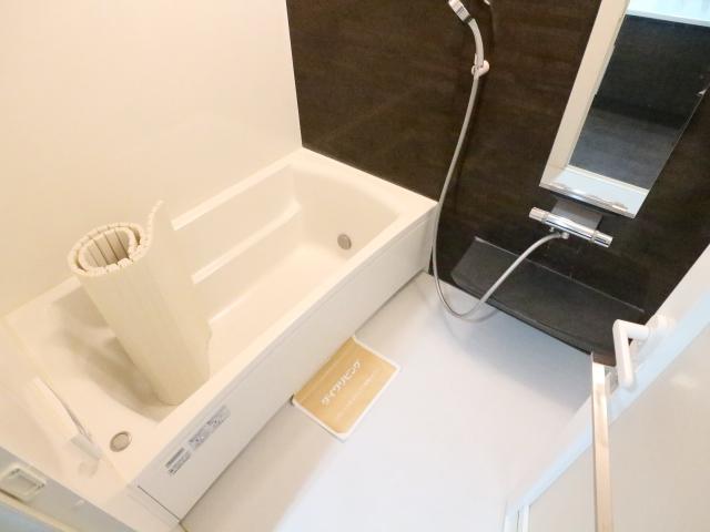 バス・シャワールーム　お風呂で日々の疲れを落としましょう
