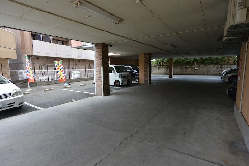 駐車場　駐車場